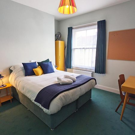 The Stirling Arms Pub & Rooms Brighton Room photo